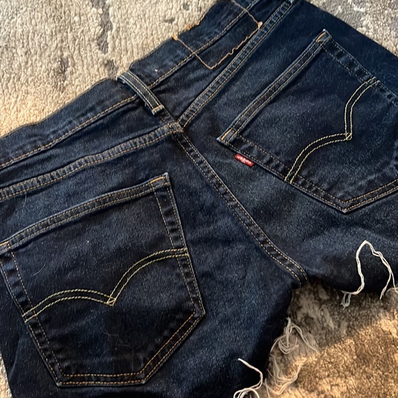Levi cut off shorts size 31 waist - Picture 2 of 5